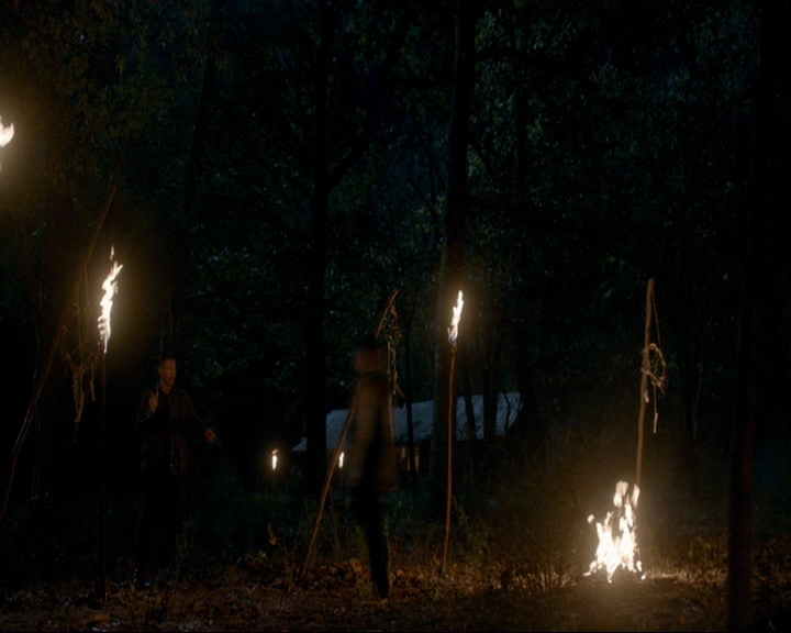 VampireDiaries-dot-nl_TheOriginals4x09QueenDeath1490.jpg