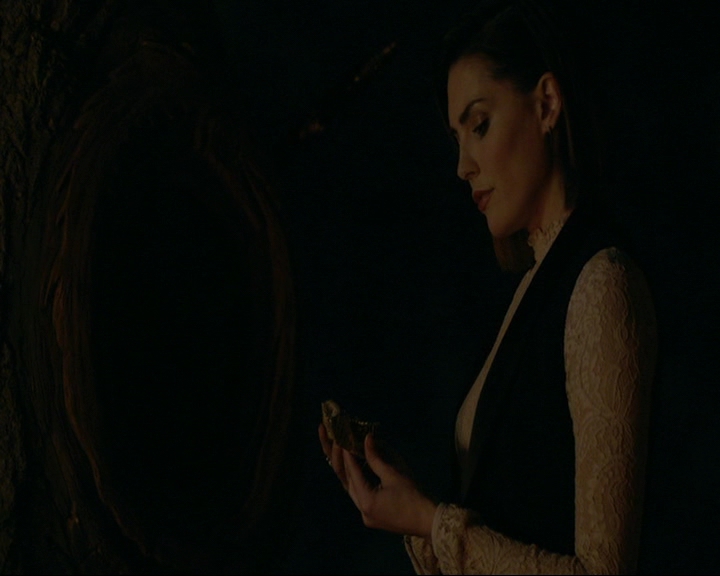 VampireDiaries-dot-nl_TheOriginals4x09QueenDeath1536.jpg