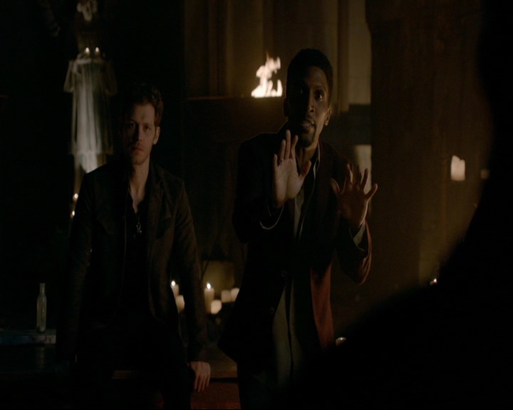 VampireDiaries-dot-nl_TheOriginals4x09QueenDeath1578.jpg