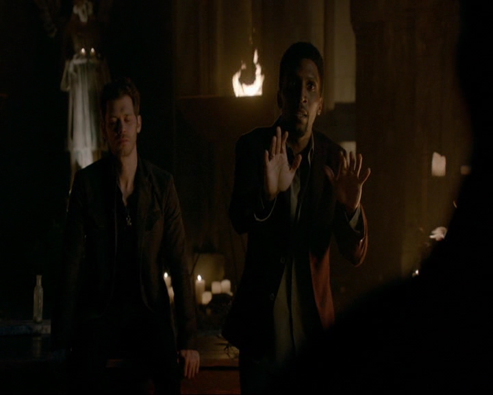 VampireDiaries-dot-nl_TheOriginals4x09QueenDeath1579.jpg