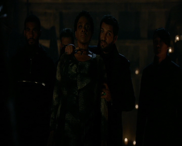 VampireDiaries-dot-nl_TheOriginals4x09QueenDeath1584.jpg