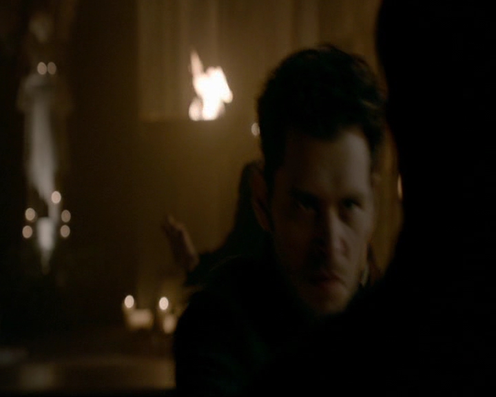 VampireDiaries-dot-nl_TheOriginals4x09QueenDeath1604.jpg