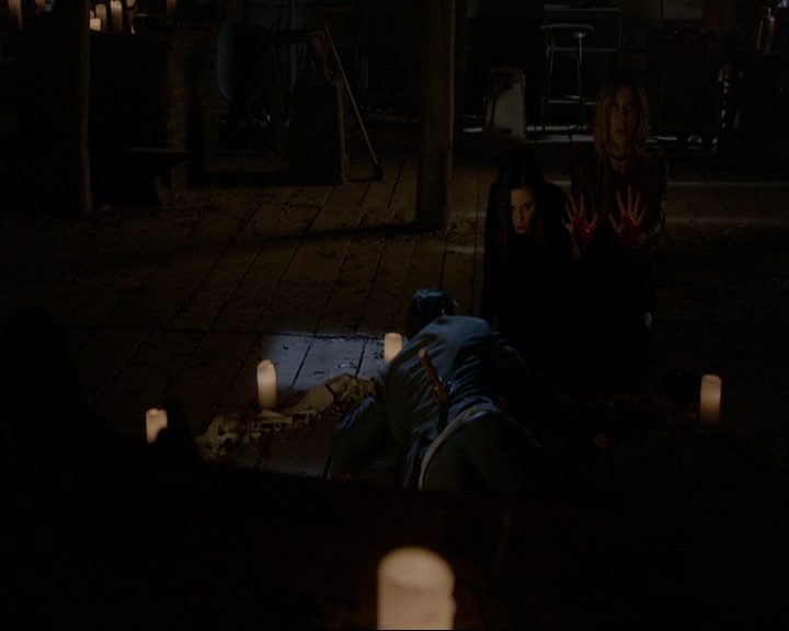 VampireDiaries-dot-nl_TheOriginals4x09QueenDeath1790.jpg