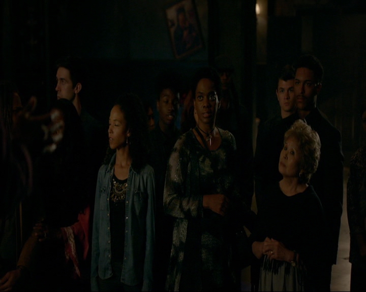 VampireDiaries-dot-nl_TheOriginals4x09QueenDeath1940.jpg