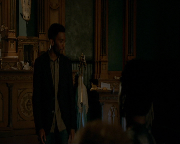 VampireDiaries-dot-nl_TheOriginals4x09QueenDeath1975.jpg