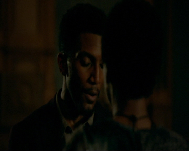 VampireDiaries-dot-nl_TheOriginals4x09QueenDeath1980.jpg