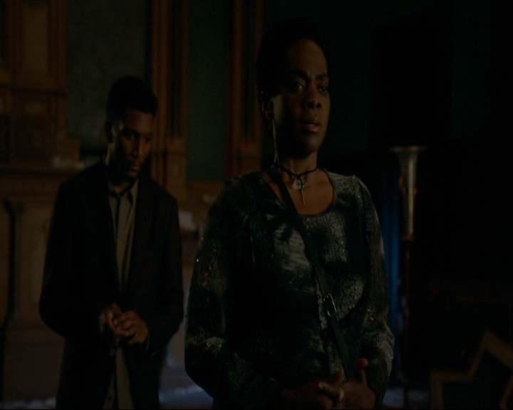 VampireDiaries-dot-nl_TheOriginals4x09QueenDeath2012.jpg