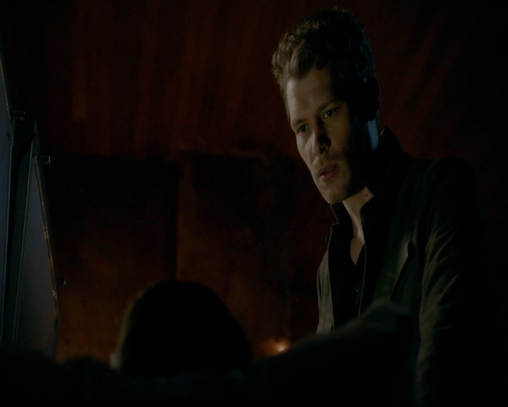 VampireDiaries-dot-nl_TheOriginals4x09QueenDeath2023.jpg