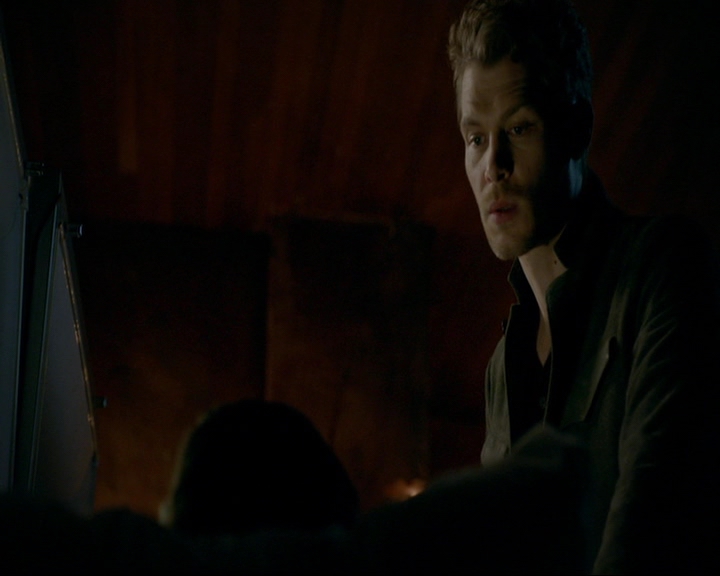 VampireDiaries-dot-nl_TheOriginals4x09QueenDeath2025.jpg