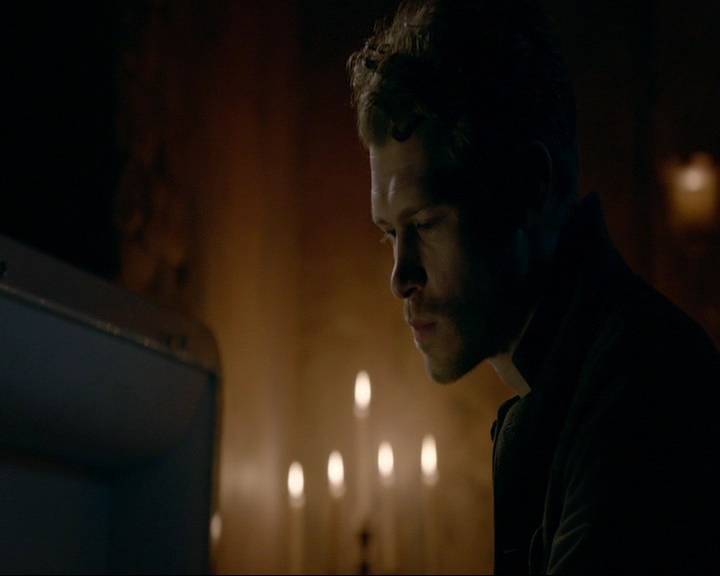 VampireDiaries-dot-nl_TheOriginals4x09QueenDeath2030.jpg