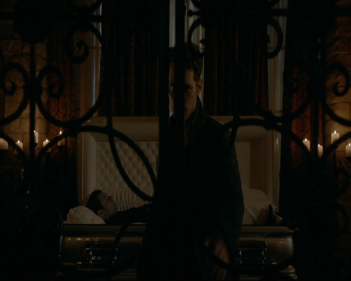 VampireDiaries-dot-nl_TheOriginals4x09QueenDeath2037.jpg