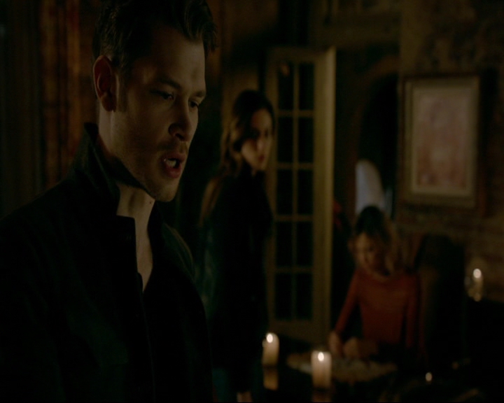 VampireDiaries-dot-nl_TheOriginals4x09QueenDeath2125.jpg