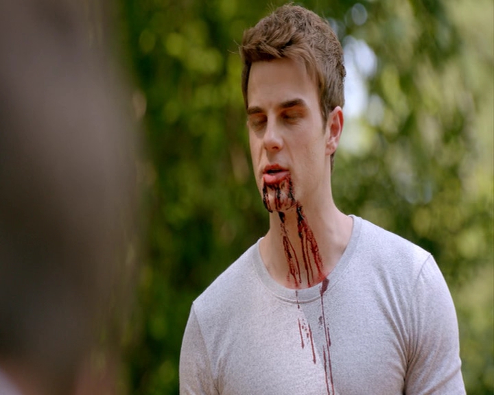 VampireDiaries-dot-nl_TheOriginals-S4-GagReel0041.jpg