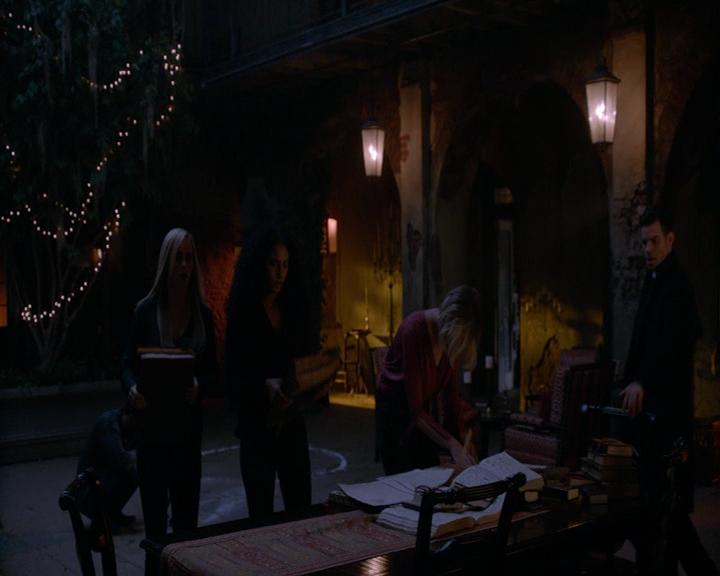 VampireDiaries-dot-nl_TheOriginals4x12VoodooChild-deletedscene0212.jpg