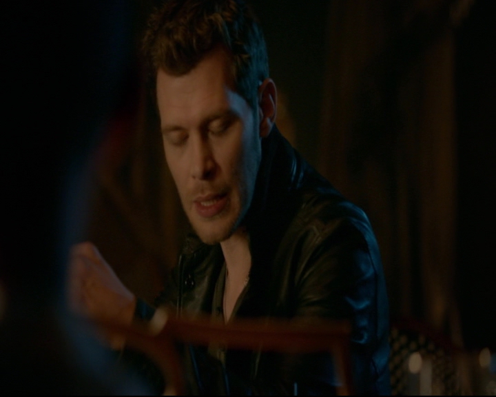 vampirediariesworld-dot-nl_TheOriginals5x01WhereYouLeftYourHeart00800.jpg