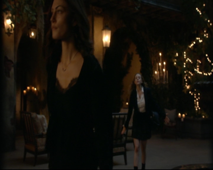 vampirediariesworld-dot-nl_TheOriginals5x01WhereYouLeftYourHeart00960.jpg