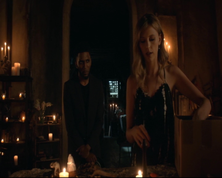 vampirediariesworld-dot-nl_TheOriginals5x01WhereYouLeftYourHeart01032.jpg