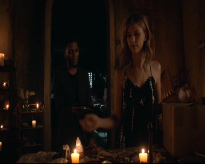 vampirediariesworld-dot-nl_TheOriginals5x01WhereYouLeftYourHeart01035.jpg