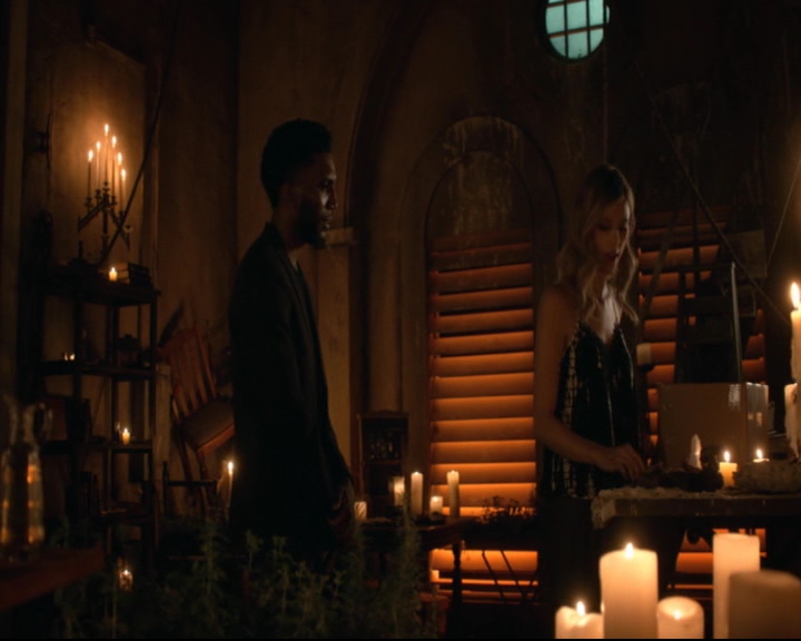 vampirediariesworld-dot-nl_TheOriginals5x01WhereYouLeftYourHeart01037.jpg