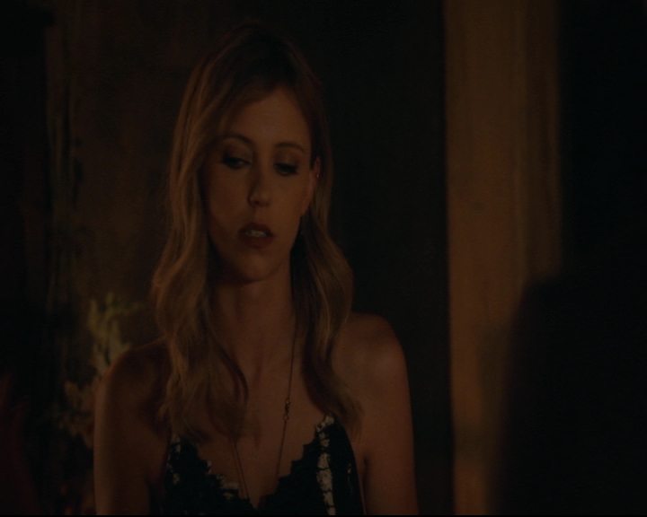 vampirediariesworld-dot-nl_TheOriginals5x01WhereYouLeftYourHeart01054.jpg