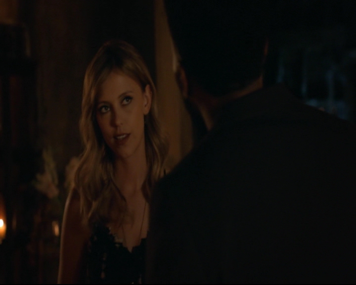 vampirediariesworld-dot-nl_TheOriginals5x01WhereYouLeftYourHeart01069.jpg