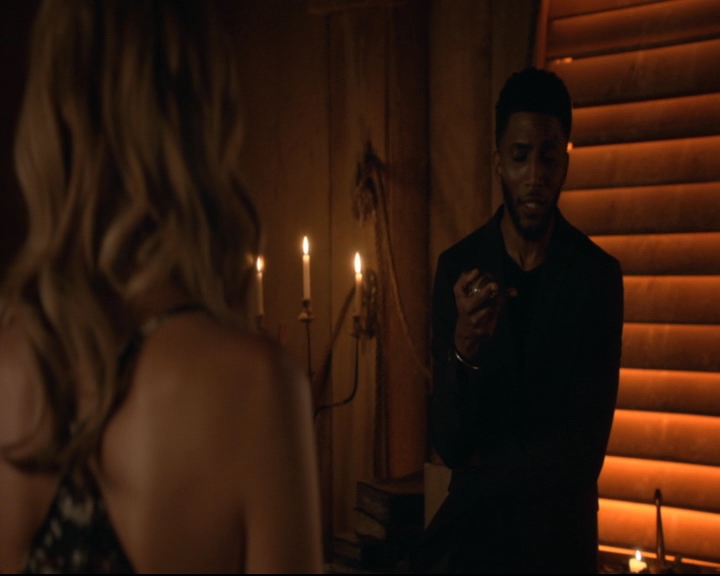 vampirediariesworld-dot-nl_TheOriginals5x01WhereYouLeftYourHeart01103.jpg