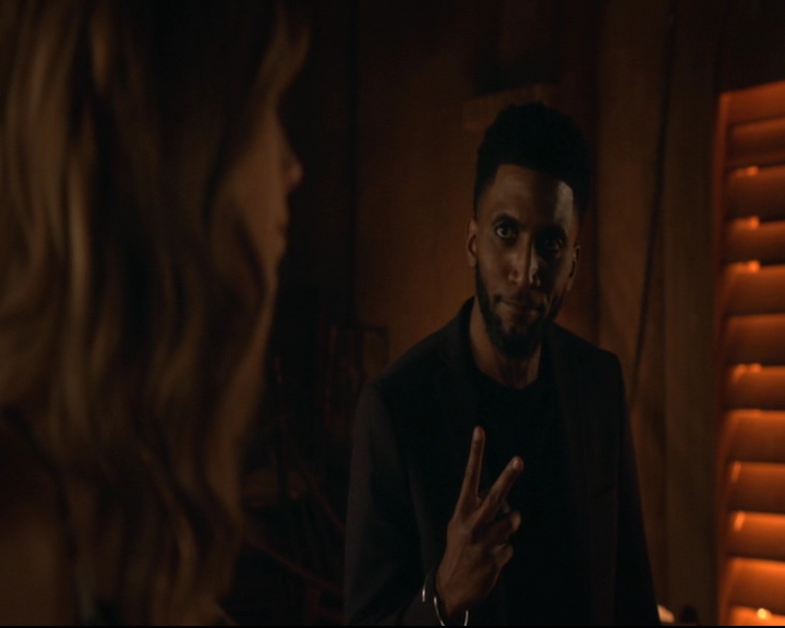 vampirediariesworld-dot-nl_TheOriginals5x01WhereYouLeftYourHeart01125.jpg