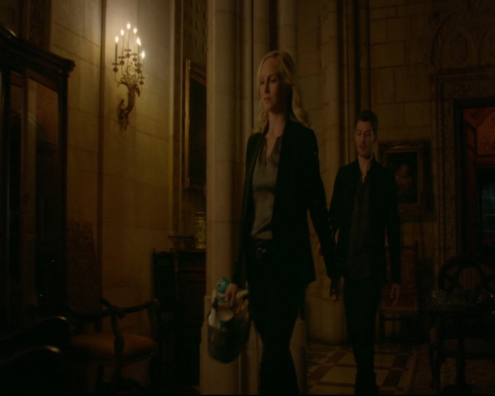 vampirediariesworld-dot-nl_TheOriginals5x01WhereYouLeftYourHeart01948.jpg