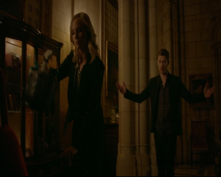 vampirediariesworld-dot-nl_TheOriginals5x01WhereYouLeftYourHeart01949.jpg