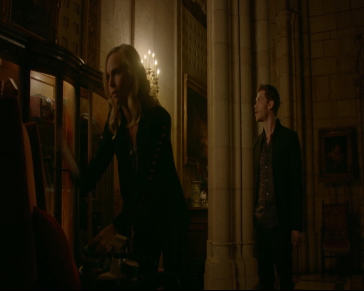 vampirediariesworld-dot-nl_TheOriginals5x01WhereYouLeftYourHeart01952.jpg