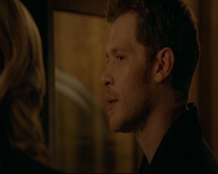 vampirediariesworld-dot-nl_TheOriginals5x01WhereYouLeftYourHeart02001.jpg