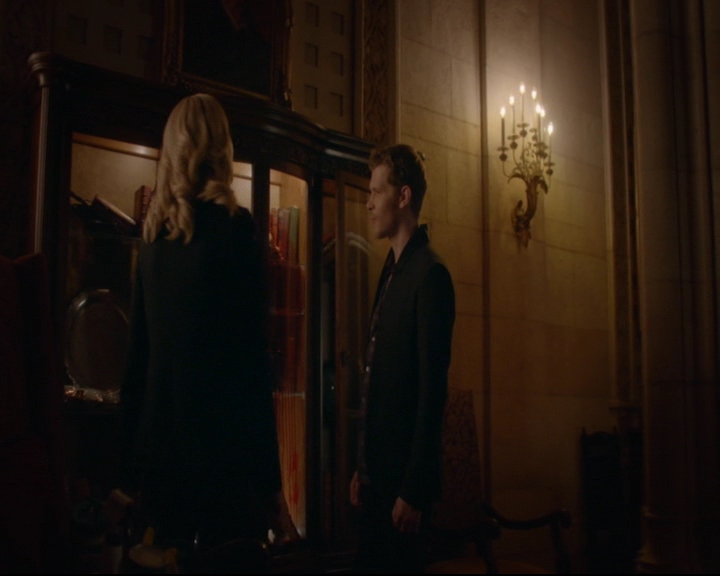 vampirediariesworld-dot-nl_TheOriginals5x01WhereYouLeftYourHeart02033.jpg