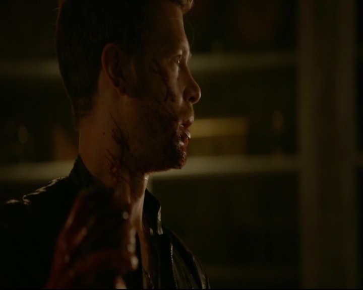 vampirediariesworld-dot-nl_TheOriginals5x02WrongTurnOnBourbon02404.jpg