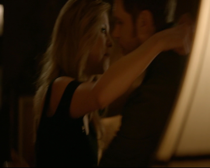 vampirediariesworld-dot-nl_TheOriginals5x02WrongTurnOnBourbon02432.jpg