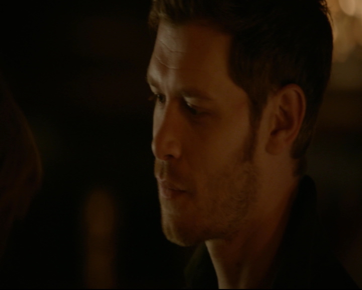 vampirediariesworld-dot-nl_TheOriginals5x02WrongTurnOnBourbon02438.jpg