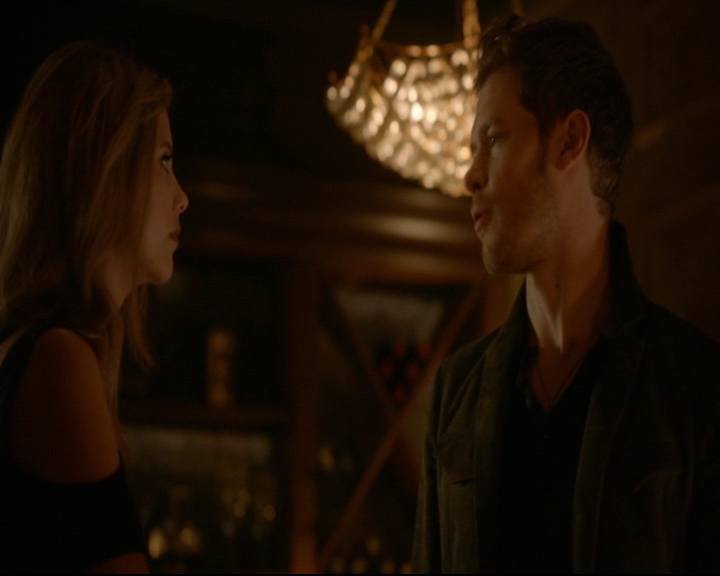 vampirediariesworld-dot-nl_TheOriginals5x02WrongTurnOnBourbon02448.jpg