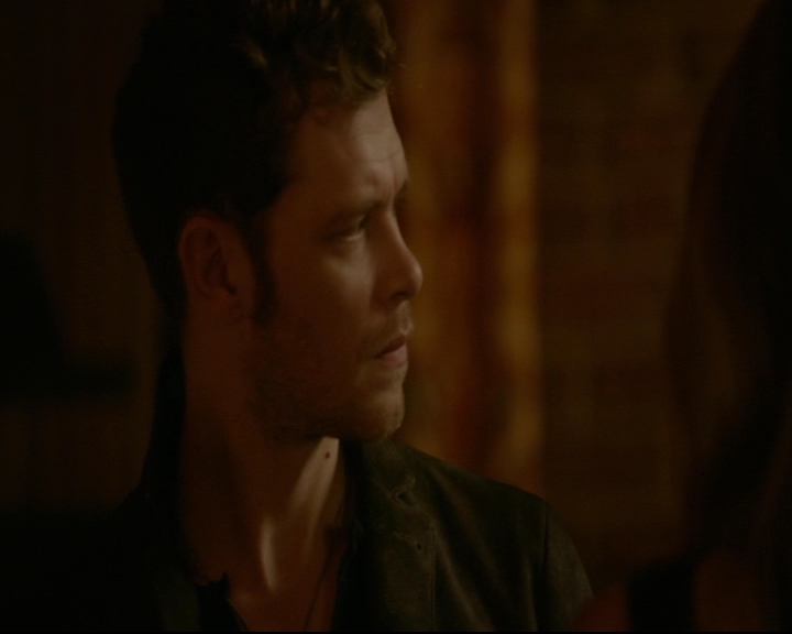 vampirediariesworld-dot-nl_TheOriginals5x02WrongTurnOnBourbon02493.jpg