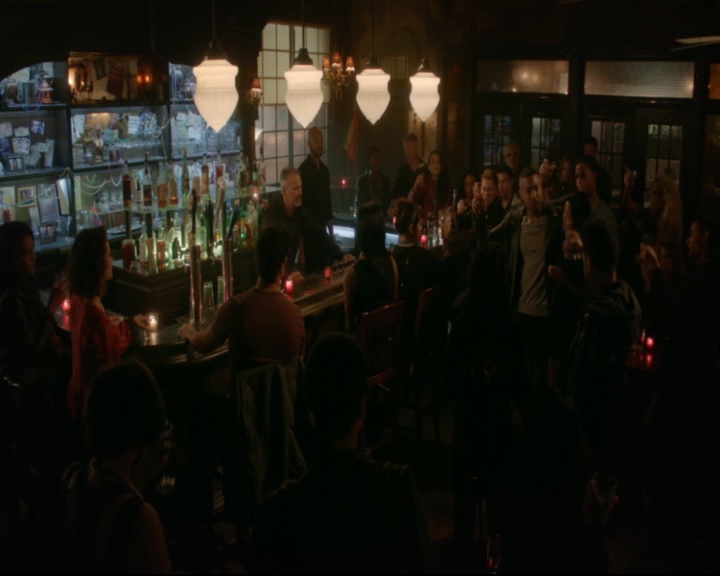 vampirediariesworld-dot-nl_TheOriginals5x02WrongTurnOnBourbon02533.jpg