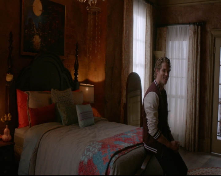 vampirediariesworld-dot-nl_TheOriginals5x02WrongTurnOnBourbon02940.jpg