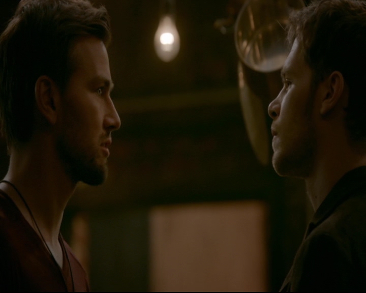 vampirediariesworld-dot-nl_TheOriginals5x02WrongTurnOnBourbon03000.jpg