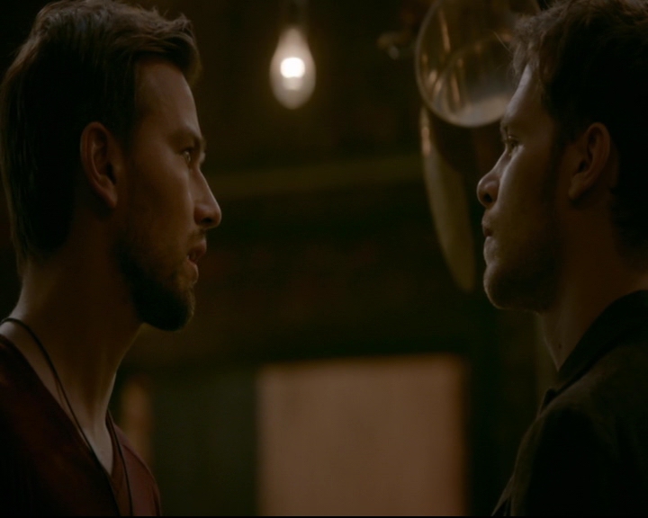 vampirediariesworld-dot-nl_TheOriginals5x02WrongTurnOnBourbon03001.jpg