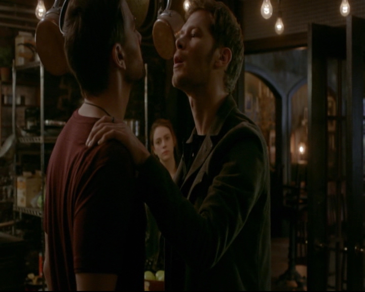 vampirediariesworld-dot-nl_TheOriginals5x02WrongTurnOnBourbon03040.jpg