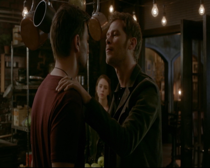 vampirediariesworld-dot-nl_TheOriginals5x02WrongTurnOnBourbon03045.jpg