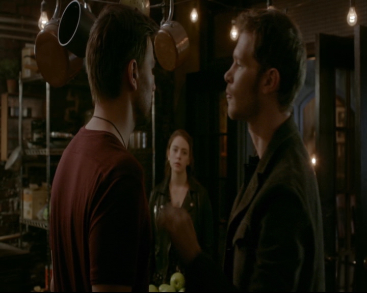 vampirediariesworld-dot-nl_TheOriginals5x02WrongTurnOnBourbon03046.jpg