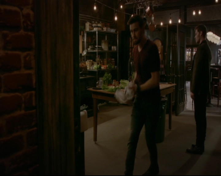 vampirediariesworld-dot-nl_TheOriginals5x02WrongTurnOnBourbon03058.jpg