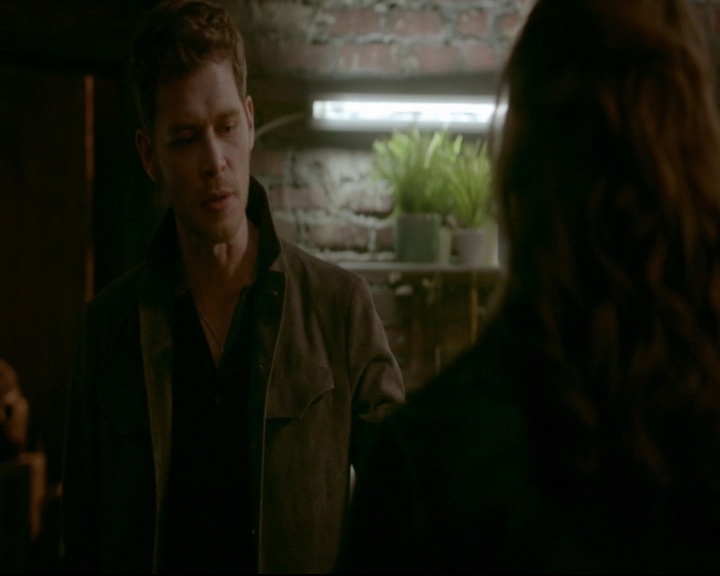 vampirediariesworld-dot-nl_TheOriginals5x02WrongTurnOnBourbon03088.jpg