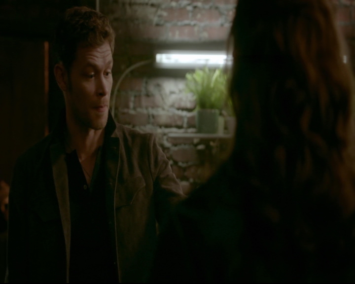 vampirediariesworld-dot-nl_TheOriginals5x02WrongTurnOnBourbon03089.jpg