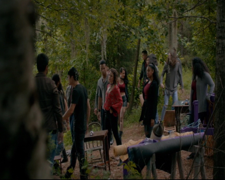 vampirediariesworld-dot-nl_TheOriginals5x02WrongTurnOnBourbon03118.jpg