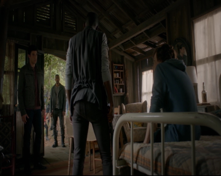 vampirediariesworld-dot-nl_TheOriginals5x02WrongTurnOnBourbon03327.jpg