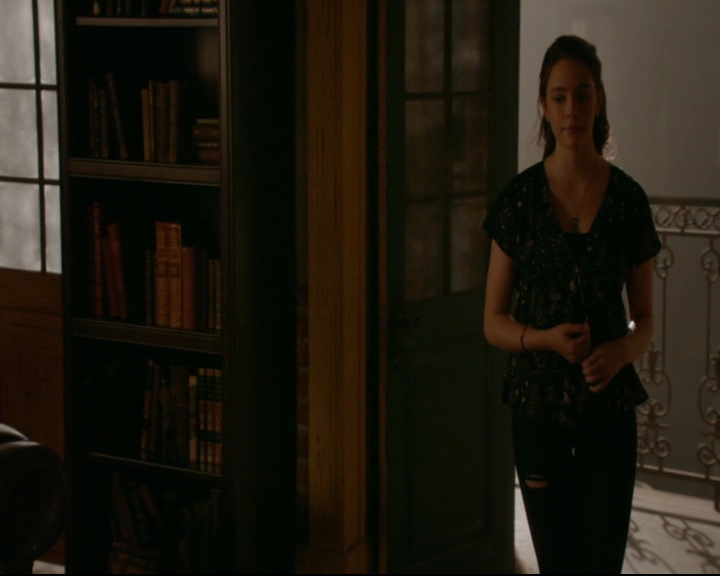 vampirediariesworld-dot-nl_TheOriginals5x02WrongTurnOnBourbon03410.jpg